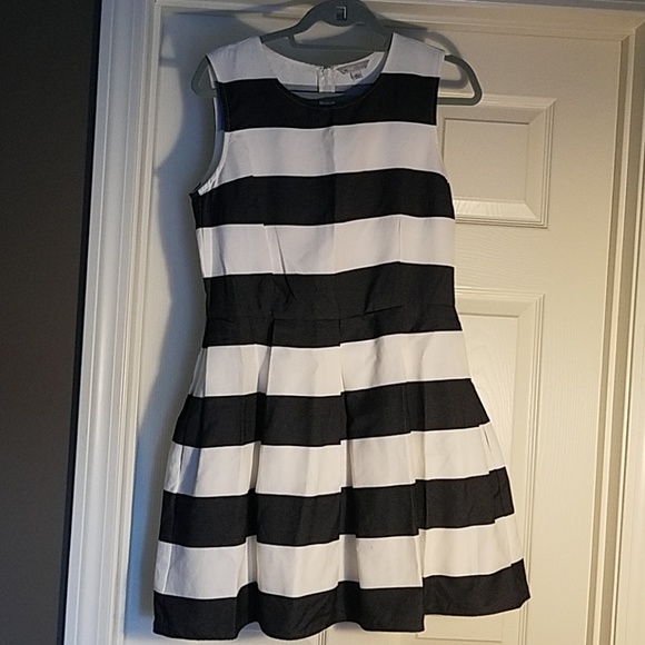 GAP Dresses & Skirts - Black and White Striped Dress